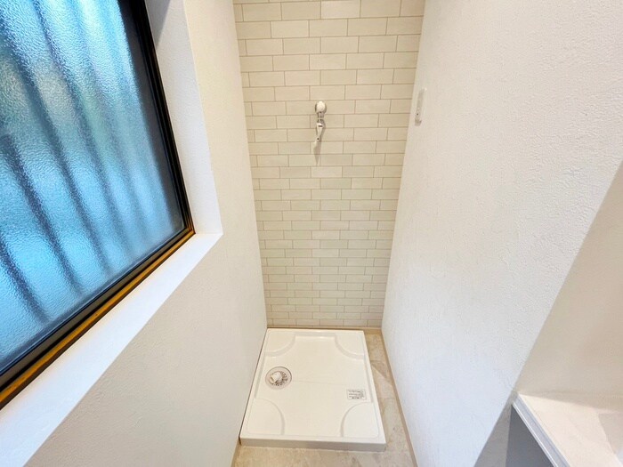 物件内観写真12　(洗濯機置場)