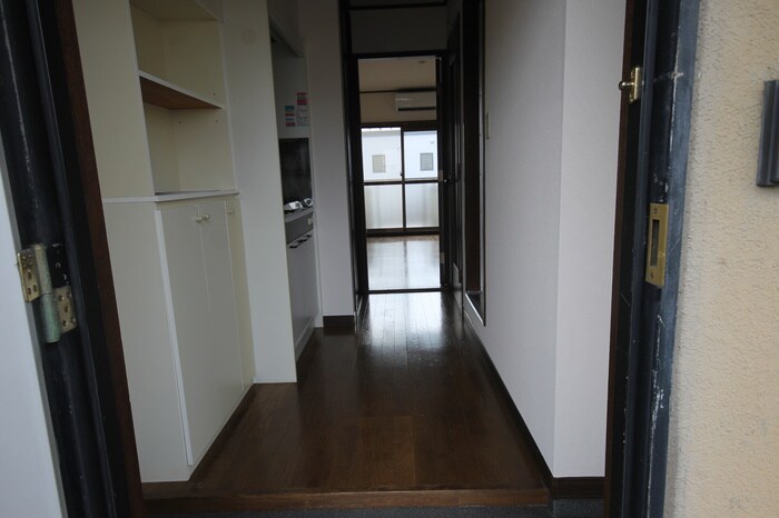 物件内観写真7　(玄関)