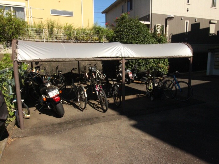 物件外観写真3　(駐輪場)