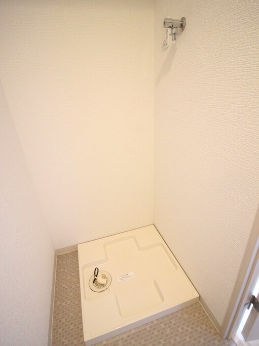 物件内観写真13　(洗濯機置場)