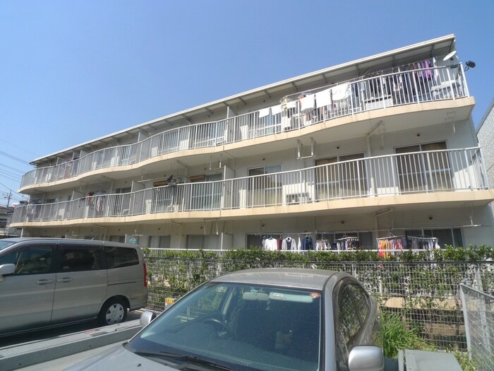 物件外観写真3　(駐車場)