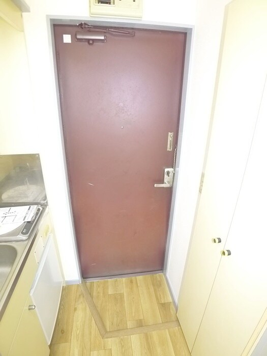 物件内観写真18　(玄関)