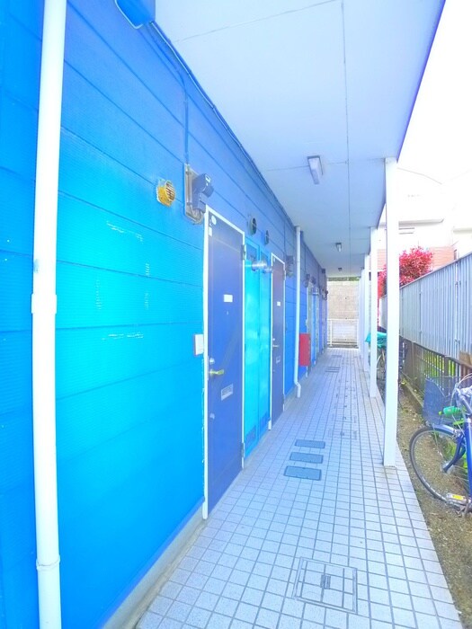 物件外観写真6　(エントランス部分)