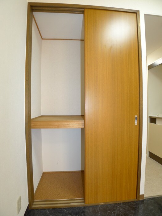 物件内観写真9　(収納)