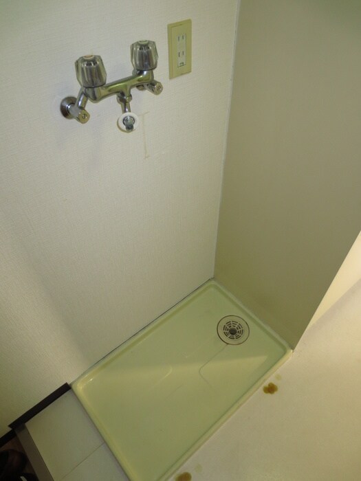 物件内観写真13　(洗濯機置場)