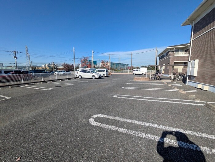 物件外観写真5　(駐車場)
