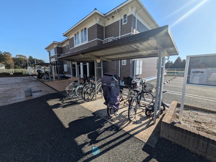 物件外観写真6　(駐輪場)