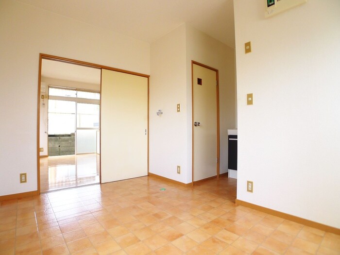 物件内観写真8　(居室)