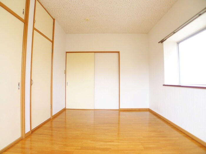 物件内観写真9　(居室)