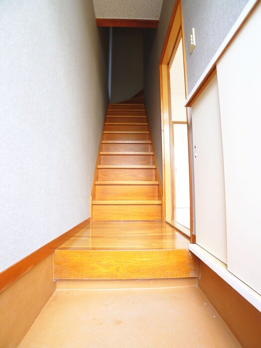 物件内観写真16　(玄関)