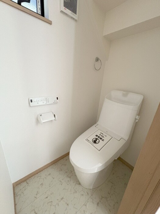 物件内観写真11　(トイレ)