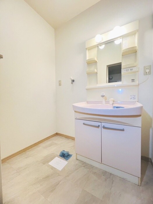 物件内観写真15　(洗濯機置場)