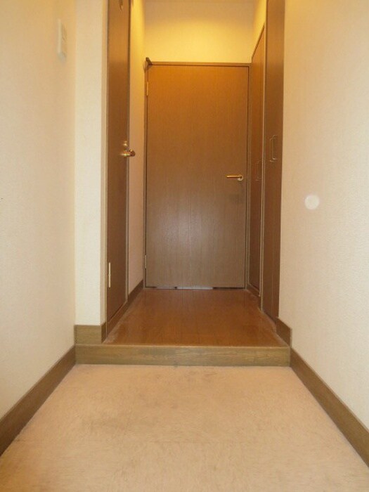 物件内観写真15　(玄関)