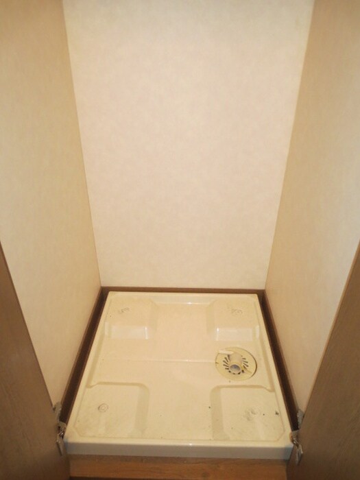 物件内観写真17　(洗濯機置場)