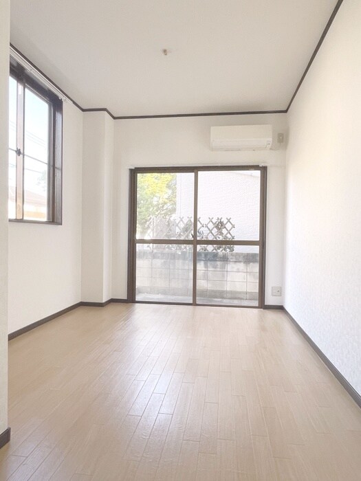 物件内観写真4　(居室)