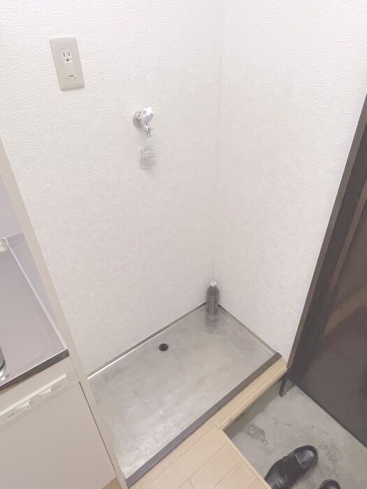 物件内観写真8　(洗濯機置場)