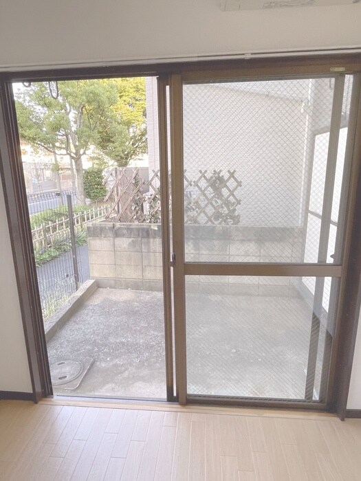 物件内観写真14　(室内からの展望)