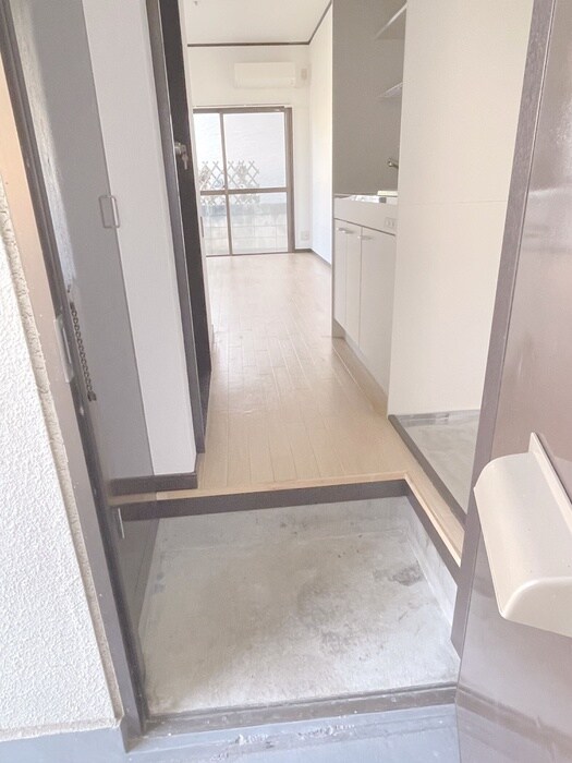 物件内観写真17　(玄関)