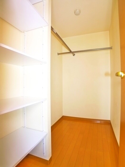 物件内観写真11　(収納)