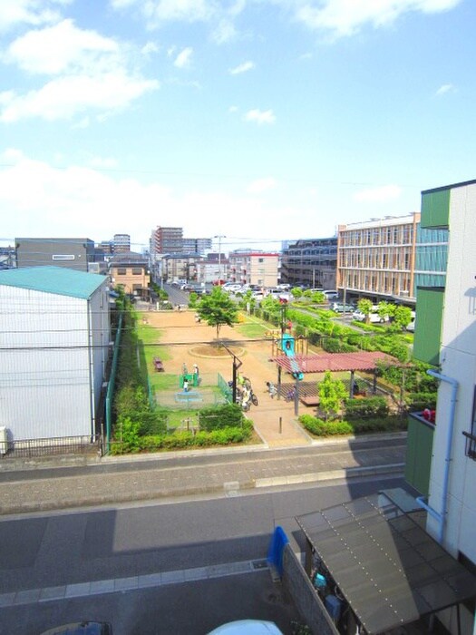 物件内観写真16　(室内からの展望)