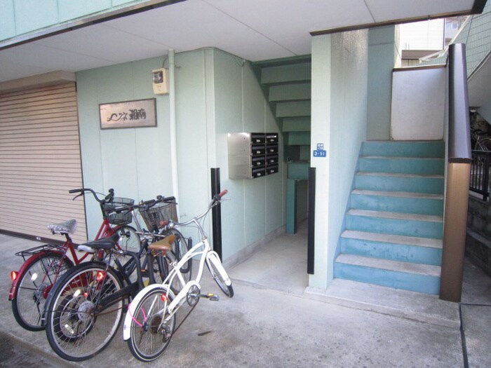 物件外観写真2　(エントランス部分)