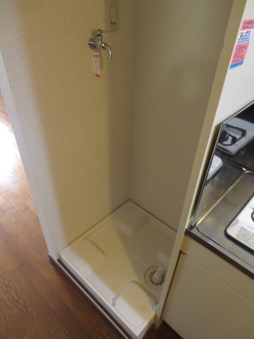 物件内観写真13　(洗濯機置場)