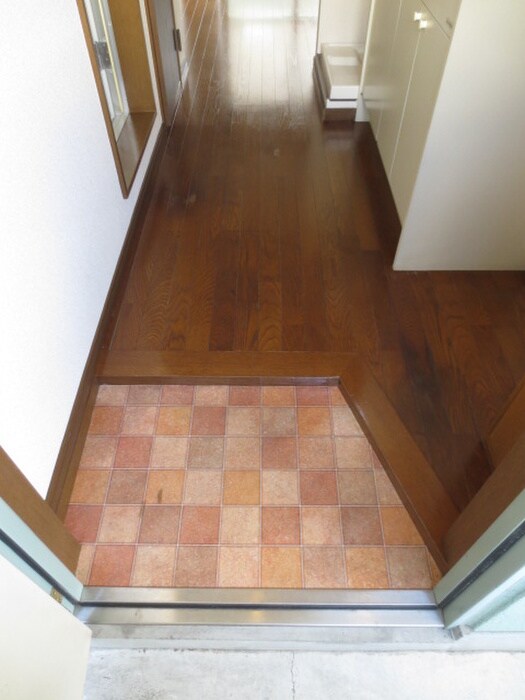 物件内観写真15　(玄関)