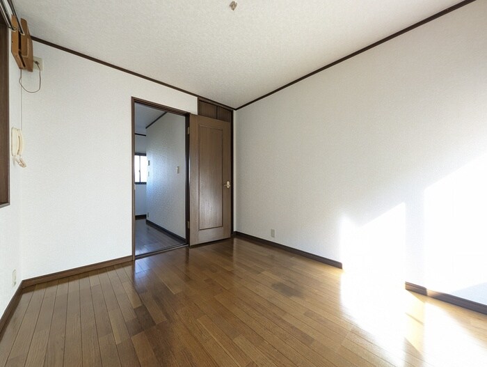 物件内観写真8　(居室)