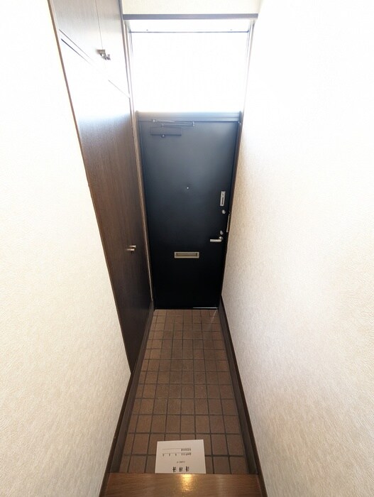 物件内観写真15　(玄関)