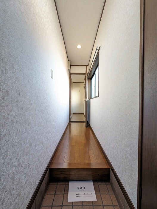 物件内観写真16　(廊下)