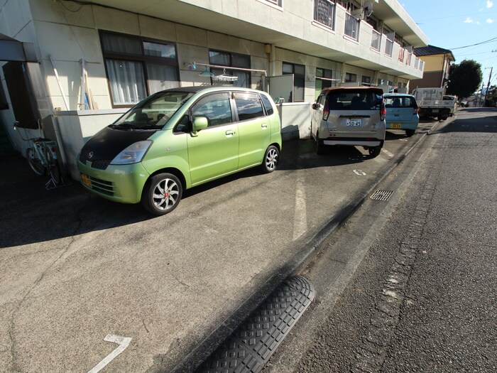 物件外観写真4　(駐車場)