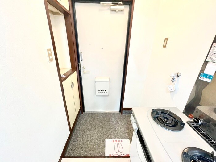 物件内観写真14　(玄関)