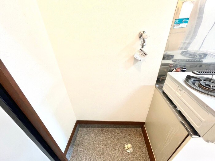 物件内観写真18　(洗濯機置場)