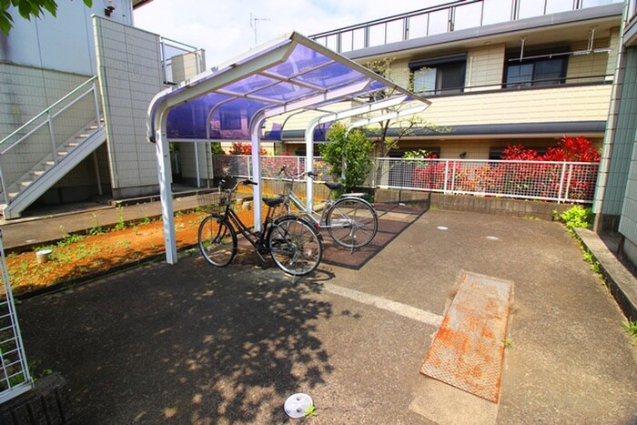 物件外観写真4　(駐輪場)