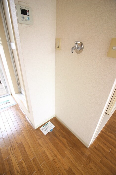 物件内観写真14　(洗濯機置場)