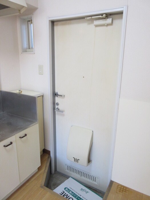 物件内観写真15　(玄関)