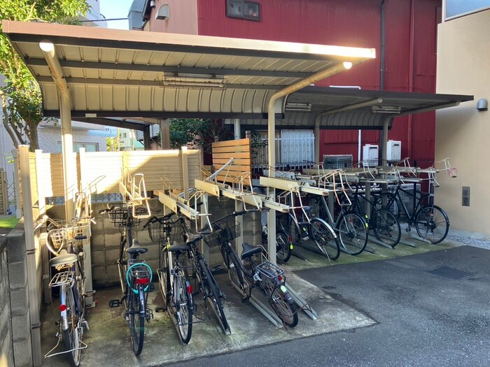 物件外観写真3　(駐輪場)