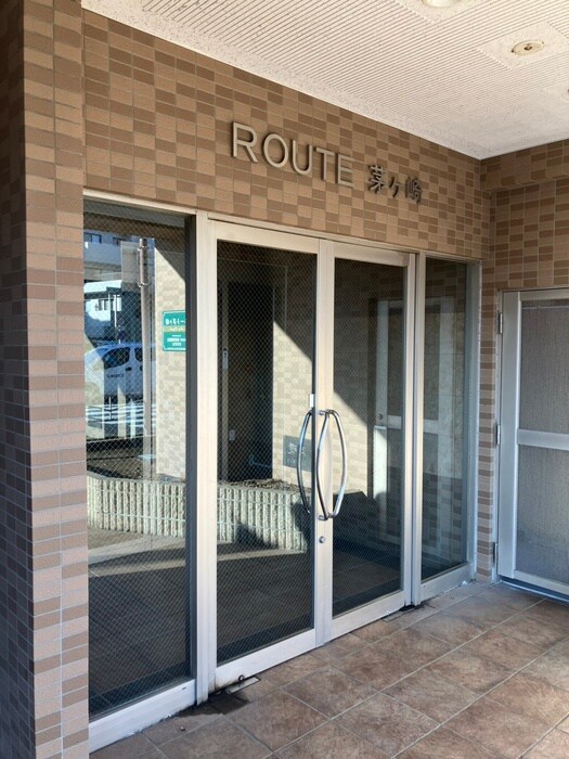 物件外観写真5　(エントランス部分)