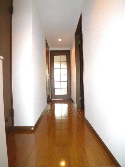 物件内観写真16　(廊下)