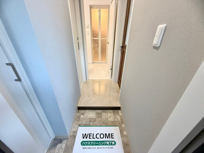 物件内観写真18　(玄関)