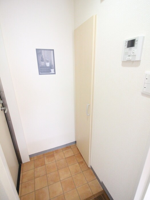 物件内観写真14　(玄関)