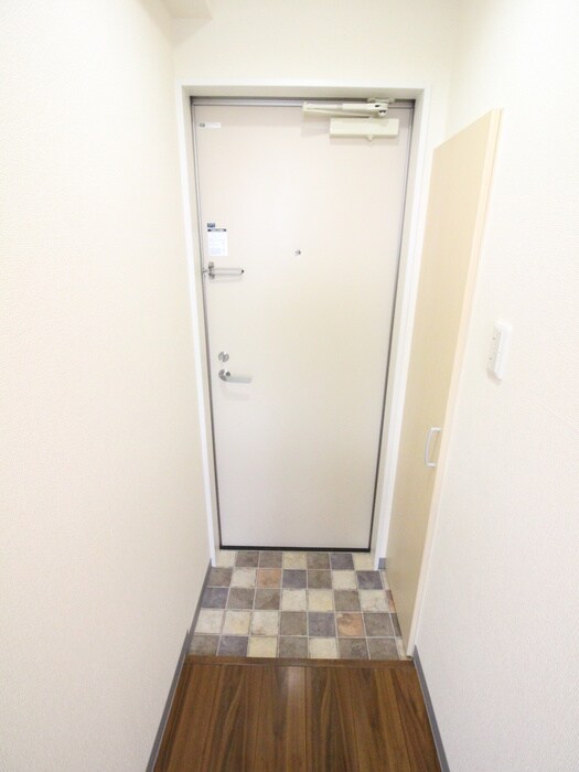 物件内観写真14　(玄関)