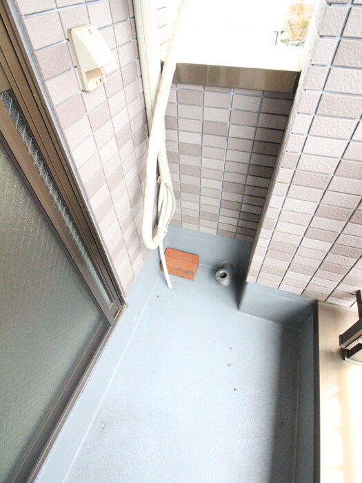 物件内観写真16　(洗濯機置場)