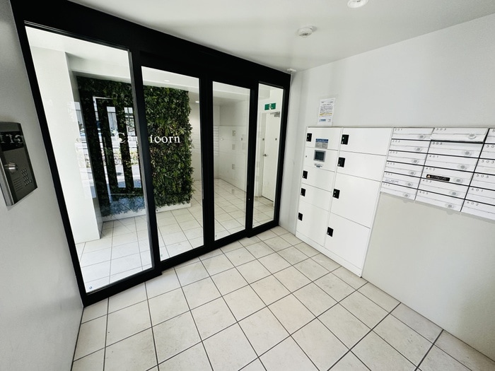 物件外観写真2　(エントランス部分)