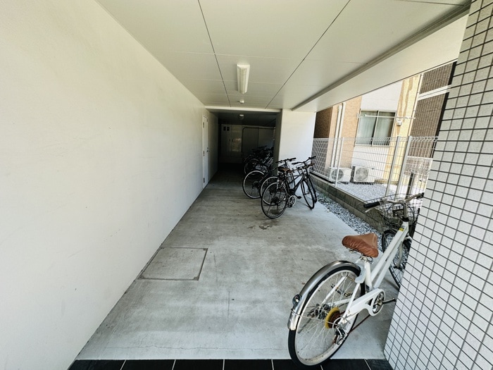 物件外観写真5　(駐輪場)