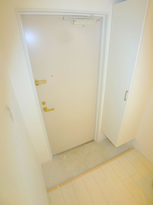 物件内観写真15　(玄関)