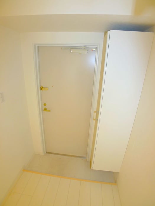 物件内観写真16　(玄関)