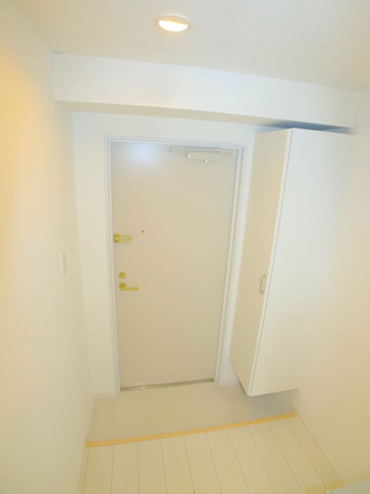 物件内観写真16　(玄関)