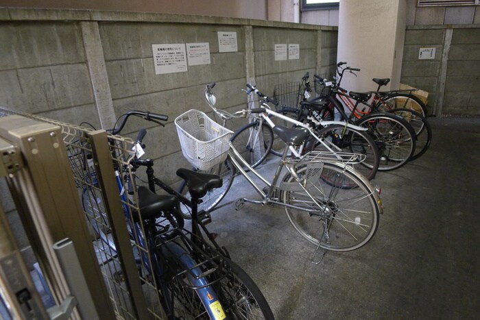 物件外観写真4　(駐輪場)