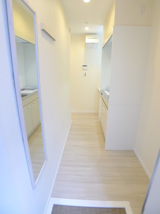 物件内観写真12　(玄関)